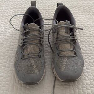 ON sneakers Size 7.5